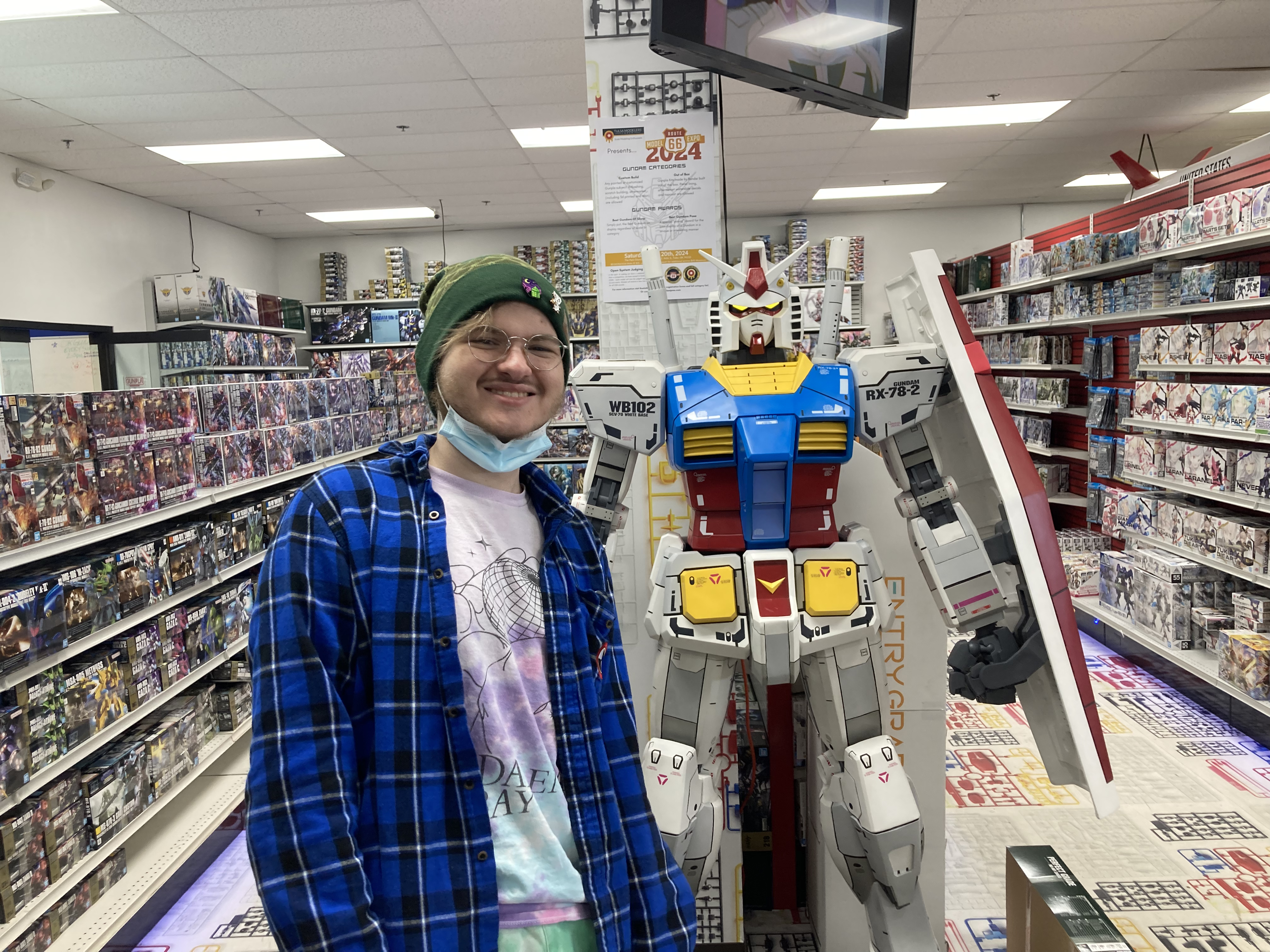 Me smiling next to a human-sized RX-78-2.